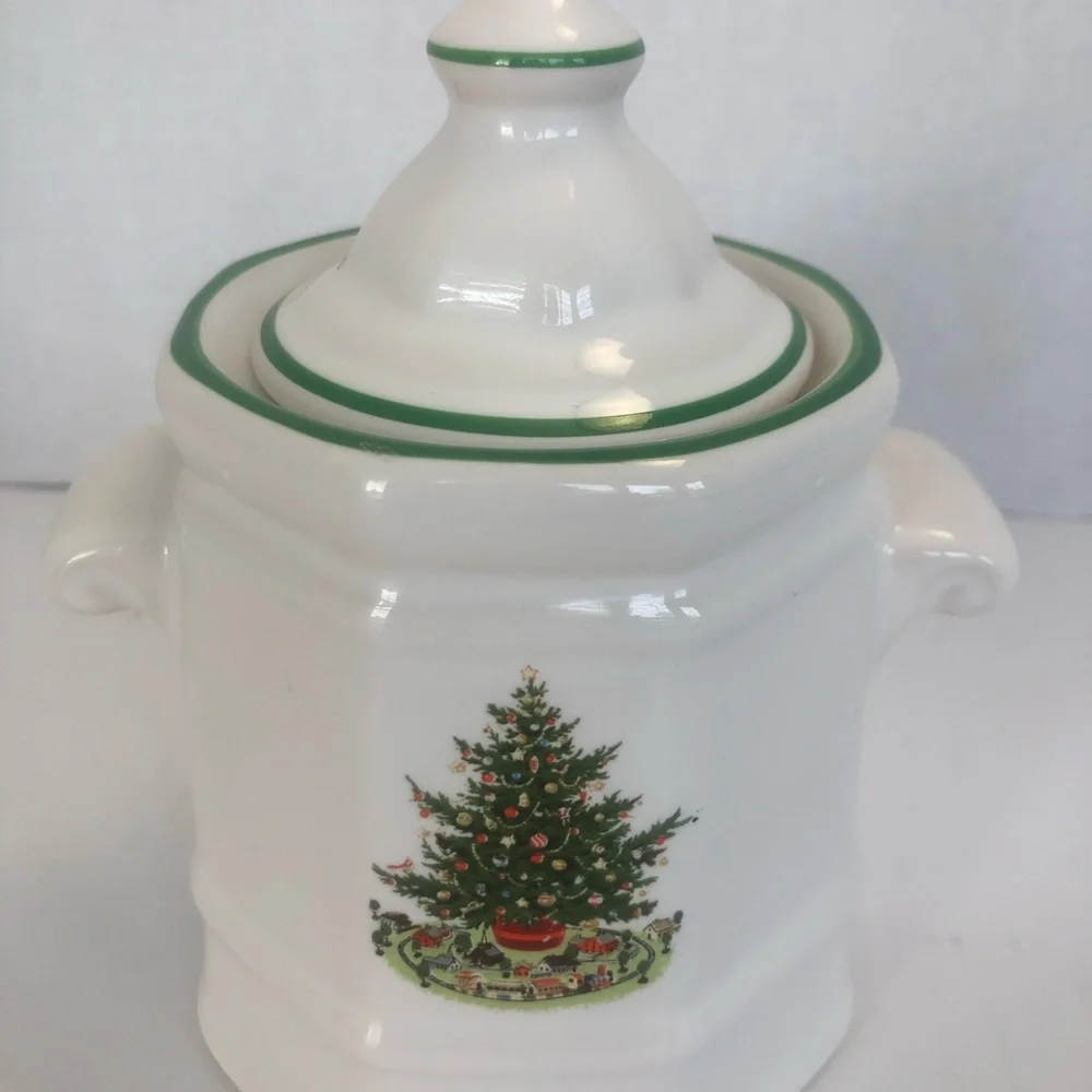 Sugar Bowl & Lid Christmas Heritage by Pfaltzgraff